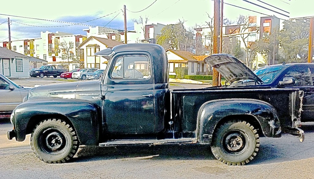1953-International-R-110-Pickup-in-Austin-side-view