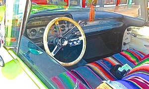 1960-Pontiac-in-Austin-TX-Interior-1024x764