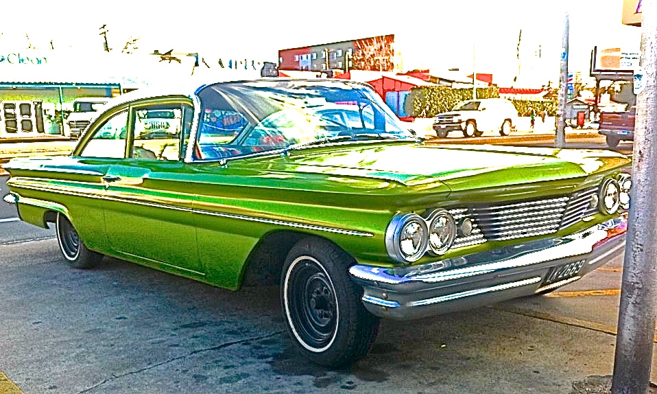 1960-Pontiac-in-N.-Austin-1024x764
