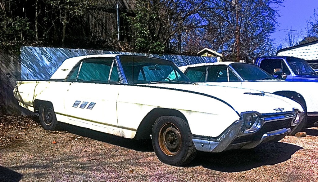 1961-Ford-Thunderbird-in-Austin