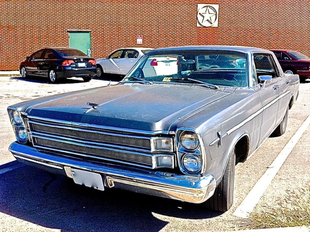 1966-Ford-Sedan-front
