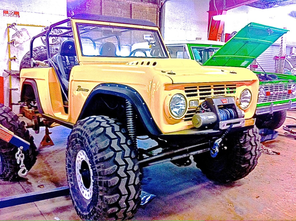 Yellow-Ford-Bronco-in-Austin