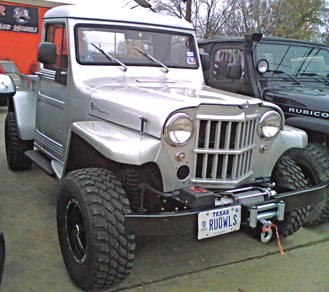 5276626-Willys truck front 4x4