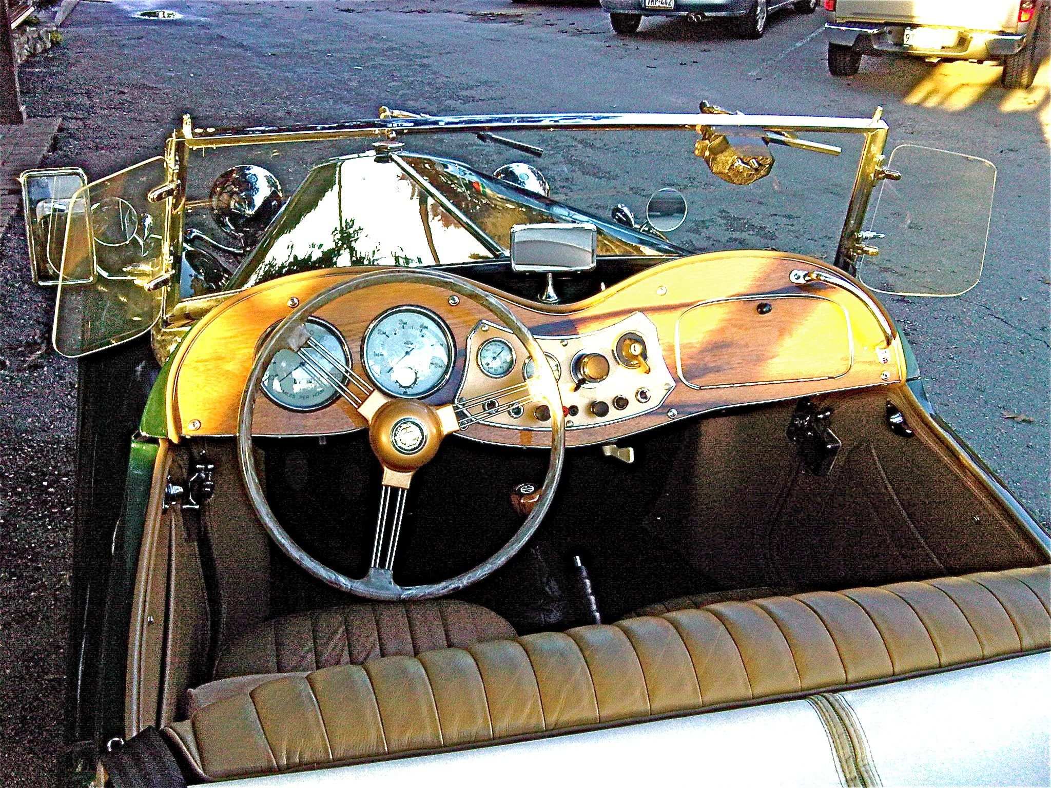 1951 MG TD interior