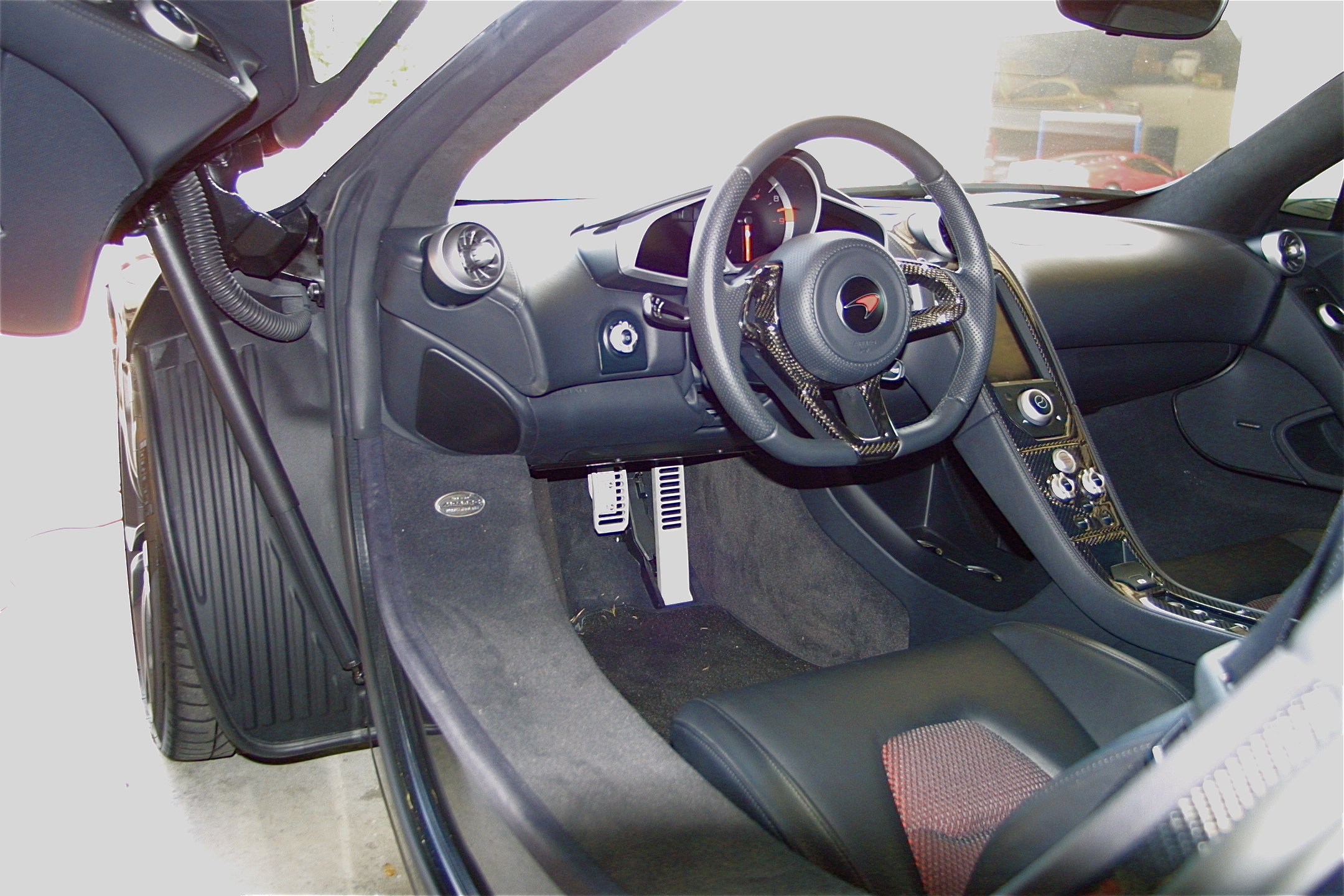 elite motorsports mcclaren interior