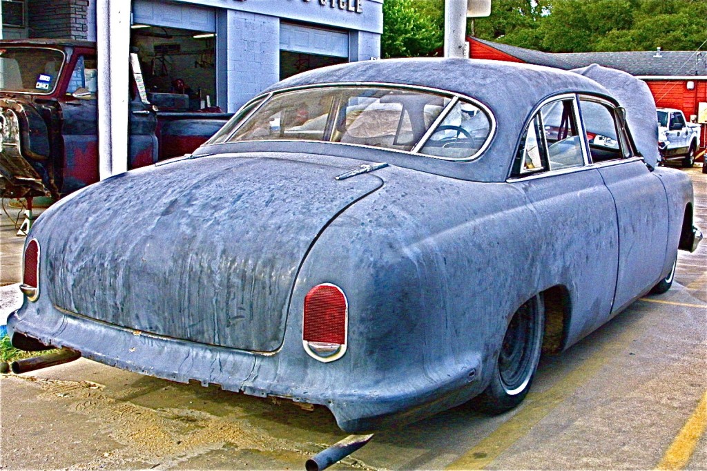 Early 50s Lincoln at Davis Rod and Custom rear quarter