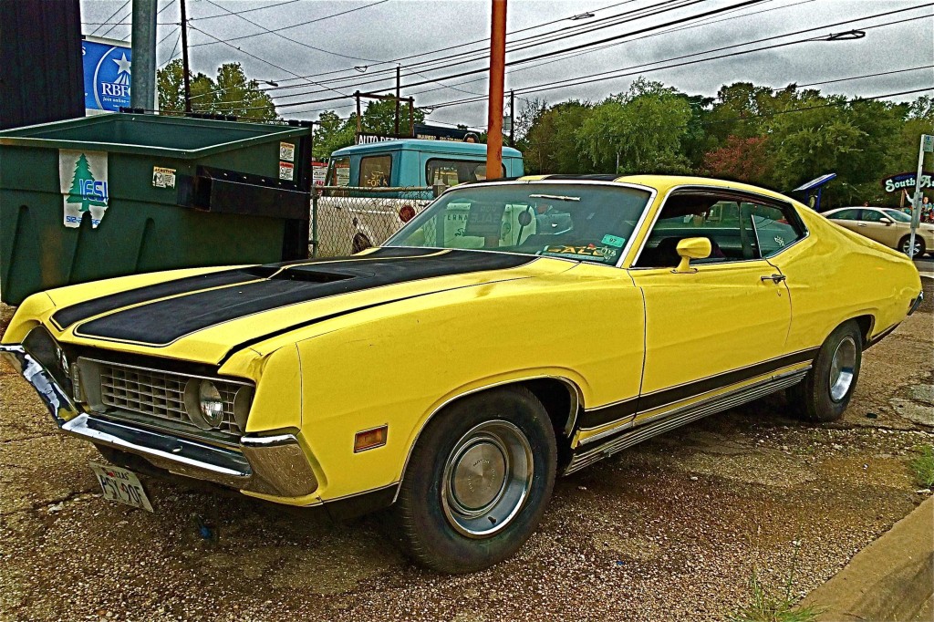 1971 Ford Torino GT side