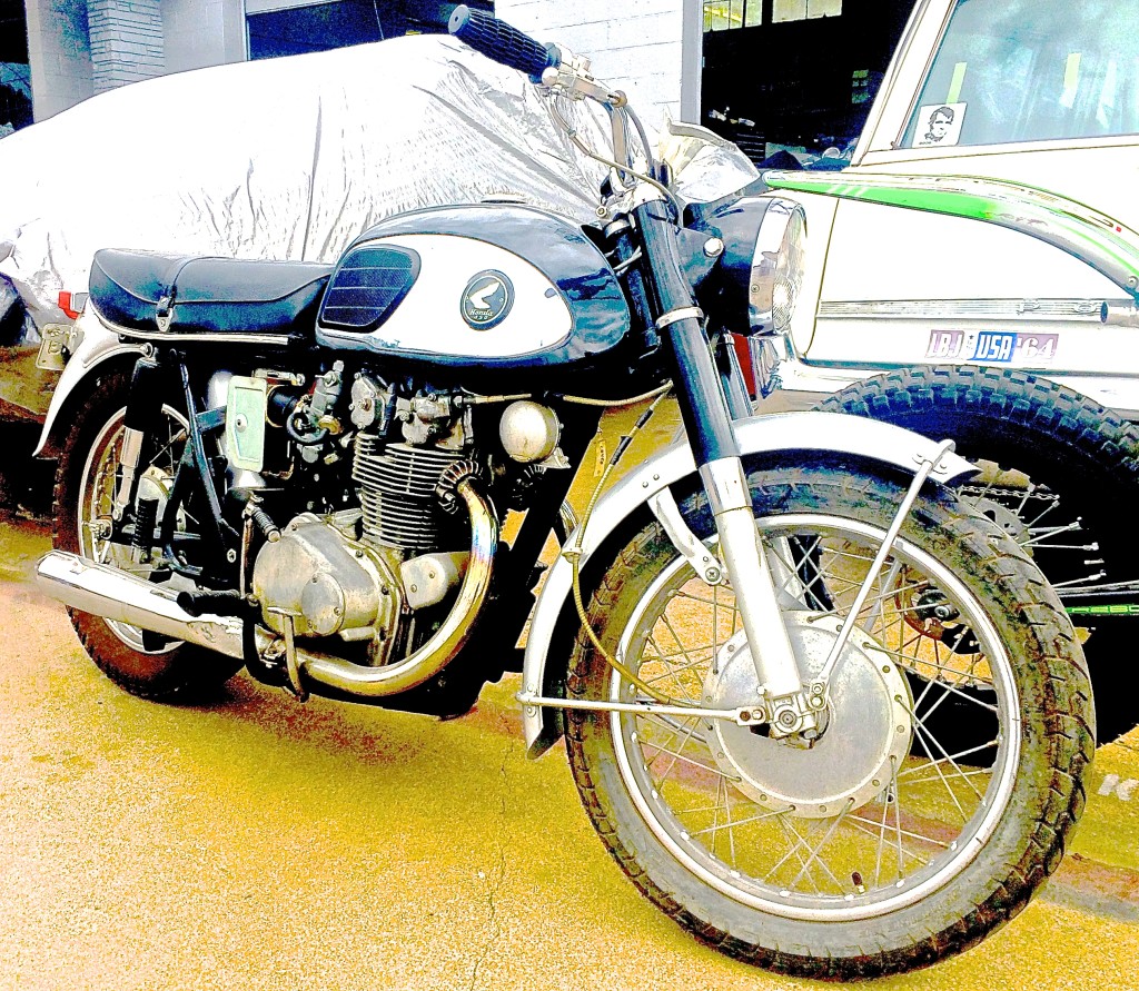 Vintage Honda CB450 at Davis Rod and Custom