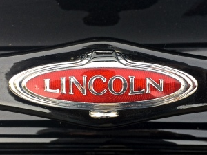 1934 Lincoln K Custom in Austin TX. emblem