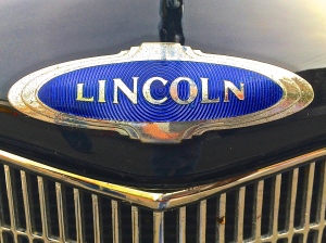 1934 Lincoln K Custom in Austin Texas emblem