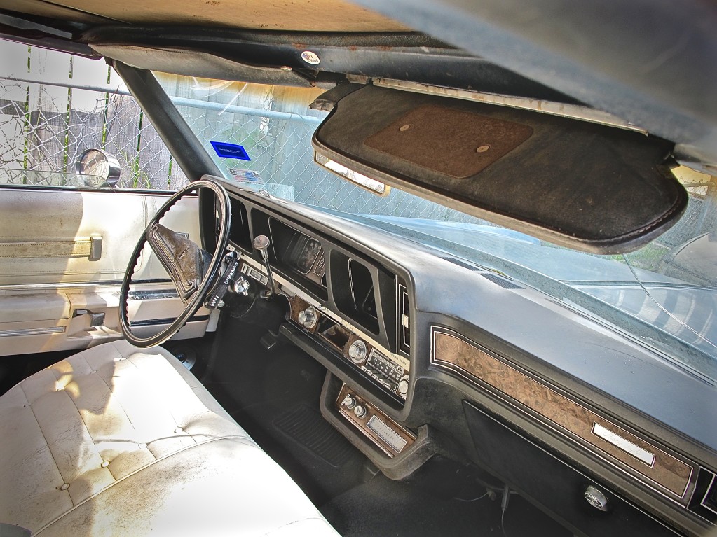 Oldsmobile 1960s convertivle S. Austin TX ready interior