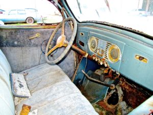 1938-plymouth-four-door-sedan-in-jasper-tx-atxcarpics-com-interior