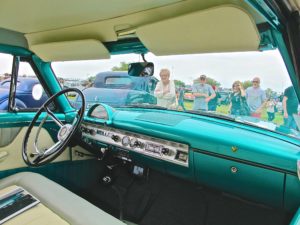 1952-ford-victoria-custom-at-lonestar-round-up-austin-tx-atxcarpics-com-interior