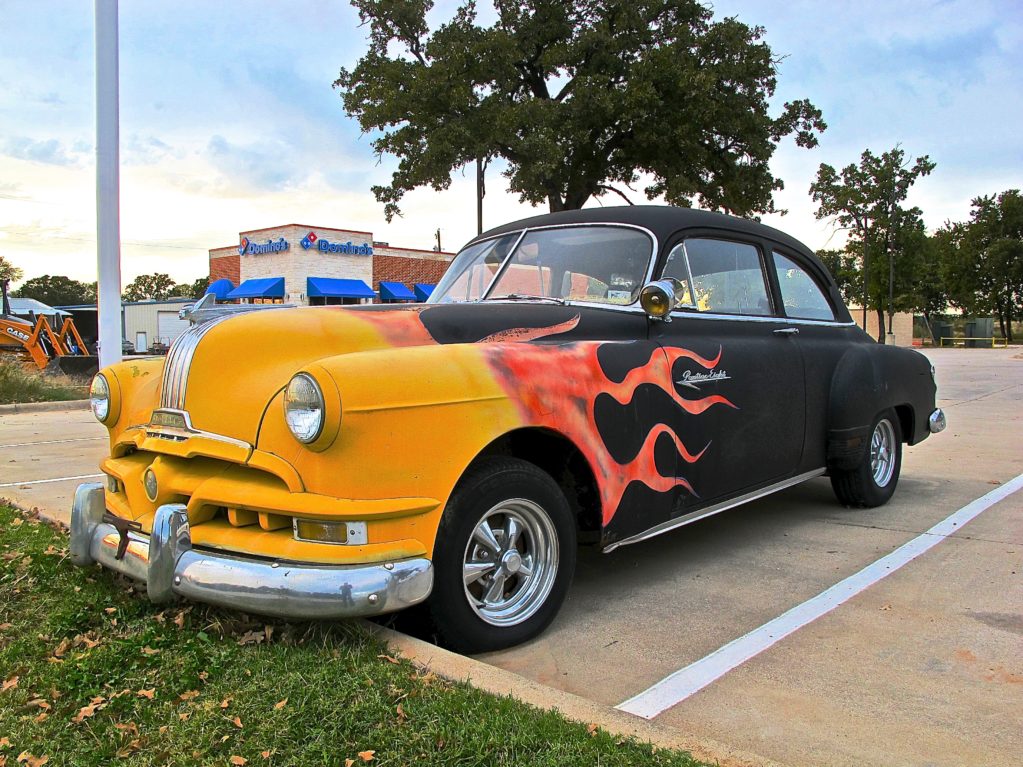 1952-pontiac-custom-atxcarpics-com