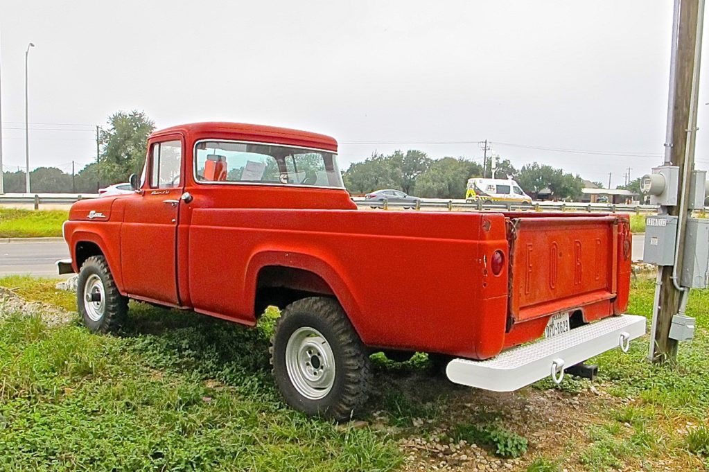 truck-1959-ford-4x4-diesel-rear-quarter