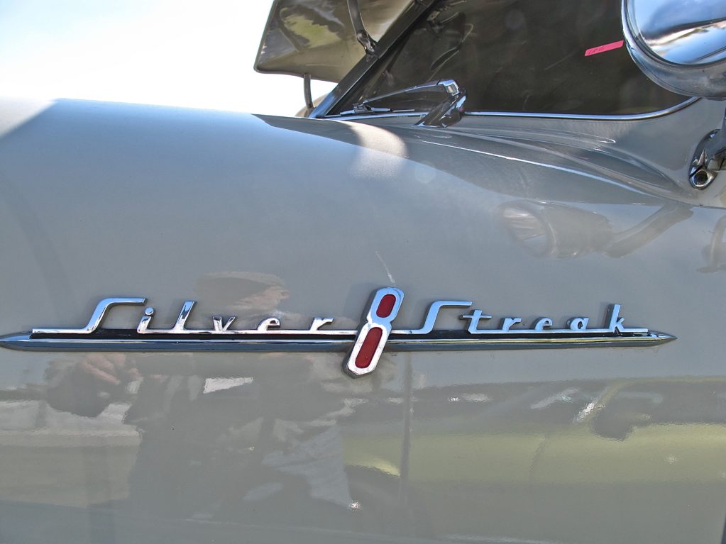 1948 Pontiac Torpedo at Motostalgia Auction